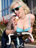 Fair haired alt chick Lynn Pops in sunshades shows off her beautiful tattooed feet