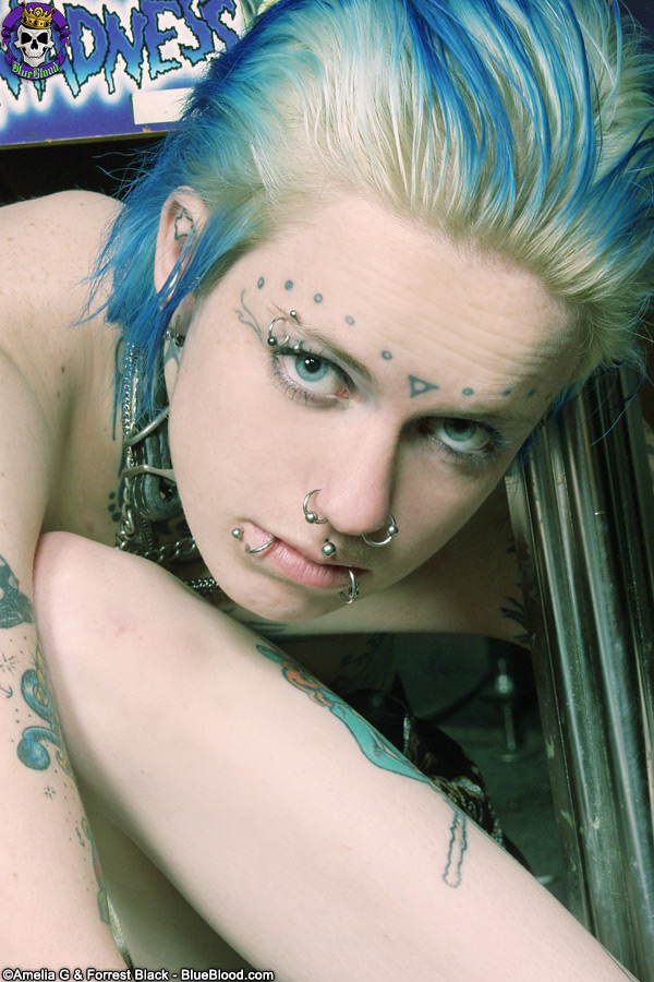 Pierced Face Porn - Naked Rachel Face in soft chain cuffs demonstrates her tattoos and piercing
